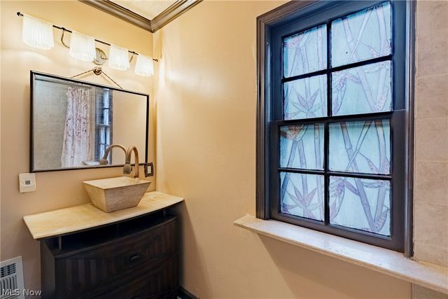 3675 Avalon Road, Shaker Heights, OH 44120