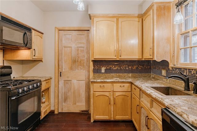 3675 Avalon Road, Shaker Heights, OH 44120