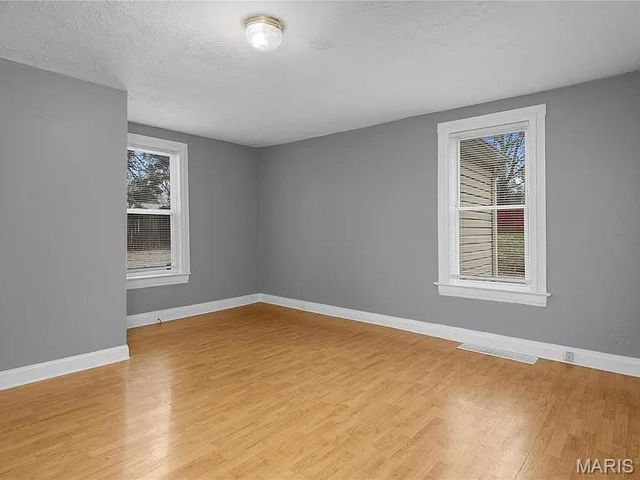 721 N Elizabeth Avenue, Ferguson, MO 63135