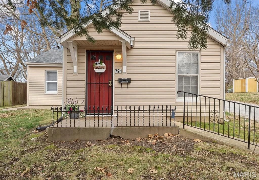 721 N Elizabeth Avenue, Ferguson, MO 63135