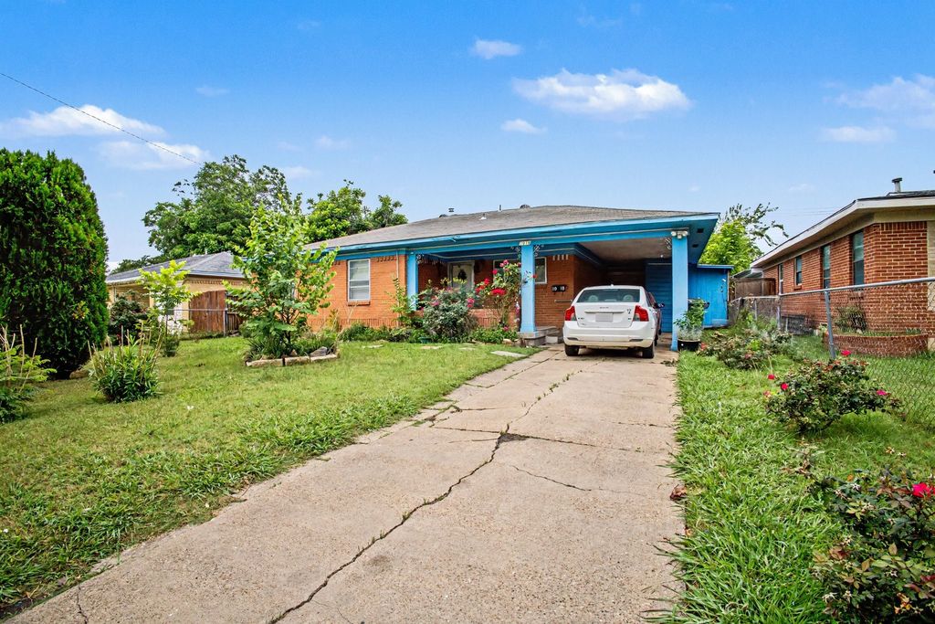 1919 Yucca Drive, Dallas, TX 75217