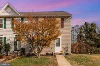 140 APPLE LN, Littlestown, PA 17340