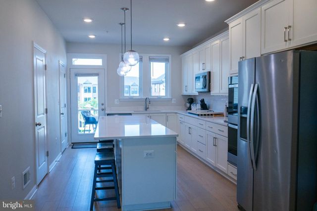 4841 VISTA GREEN LN, Lanham, MD 20706