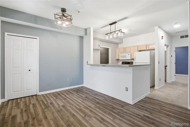 526 Red Oak Court, Walled Lake, MI 48390