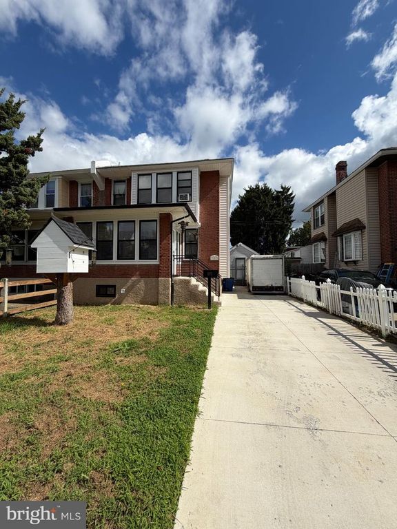307 FRIENDSHIP ST, PHILADELPHIA, PA 19111 — exterior