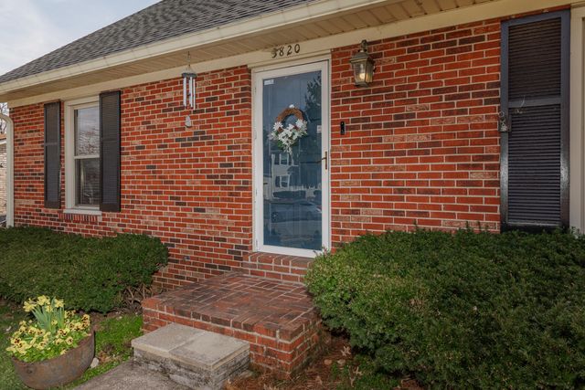 3820 Hidden Springs Drive, Lexington, KY 40514