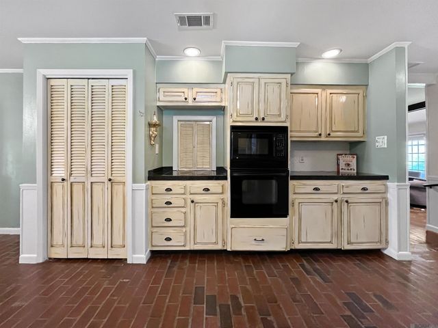 415 S Jefferson Ave, Port Allen, LA 70767