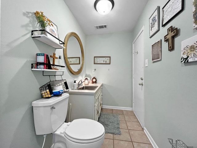 415 S Jefferson Ave, Port Allen, LA 70767