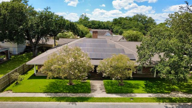 415 S Jefferson Ave, Port Allen, LA 70767
