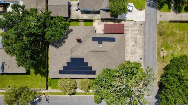 415 S Jefferson Ave, Port Allen, LA 70767