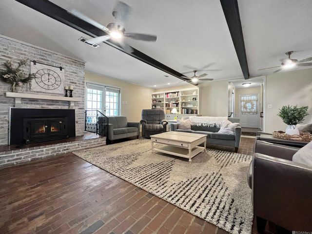 415 S Jefferson Ave, Port Allen, LA 70767