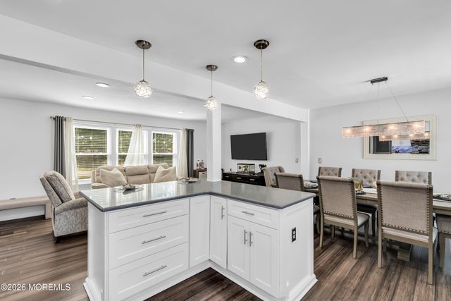 4 Laurel Crest Drive, Howell, NJ 07731