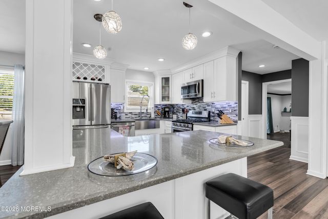 4 Laurel Crest Drive, Howell, NJ 07731