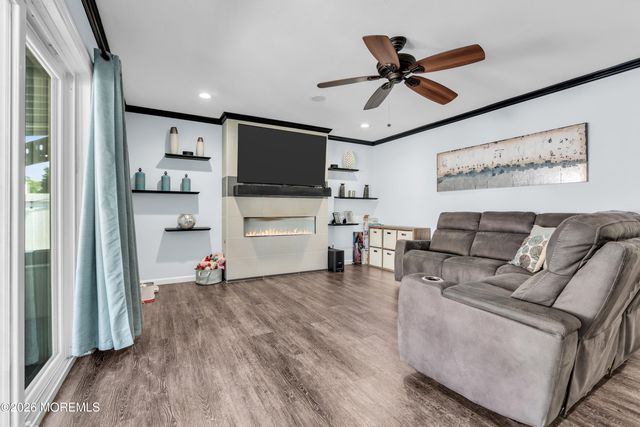 4 Laurel Crest Drive, Howell, NJ 07731