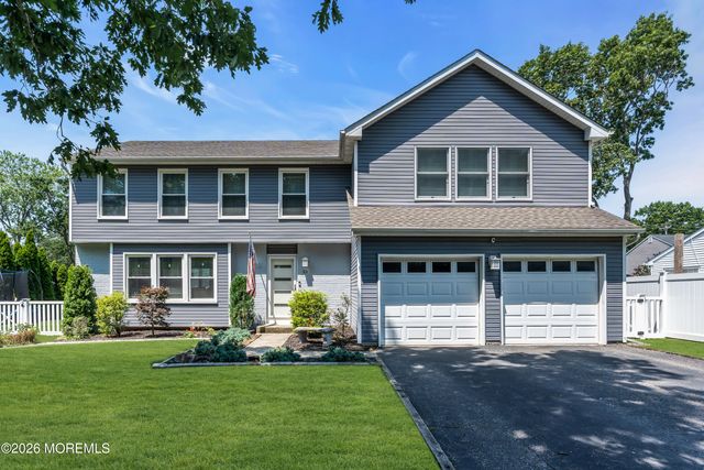 4 Laurel Crest Drive, Howell, NJ 07731