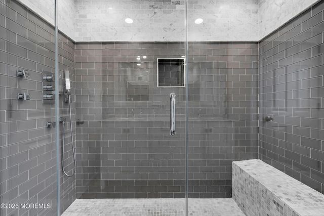 4 Laurel Crest Drive, Howell, NJ 07731