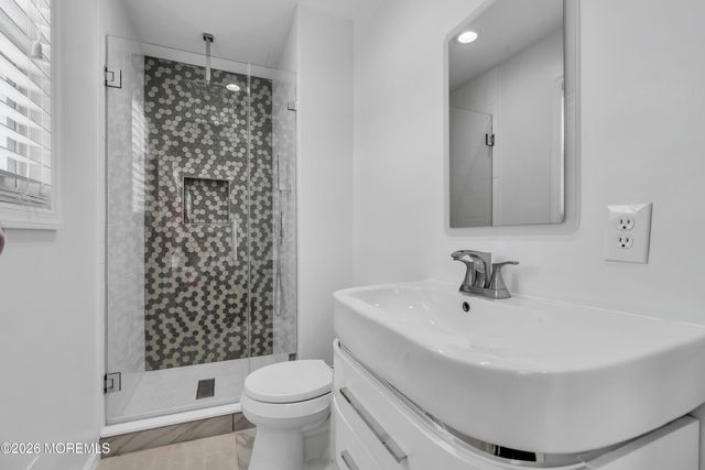 4 Laurel Crest Drive, Howell, NJ 07731