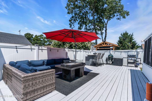 4 Laurel Crest Drive, Howell, NJ 07731