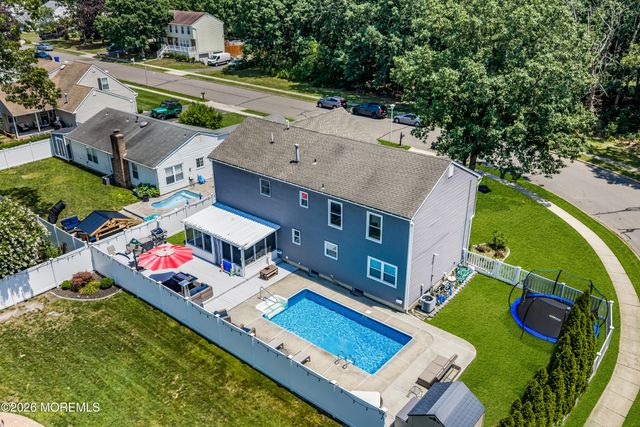 4 Laurel Crest Drive, Howell, NJ 07731
