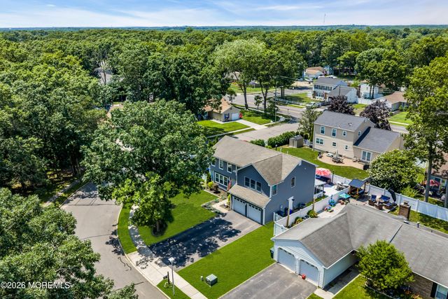 4 Laurel Crest Drive, Howell, NJ 07731
