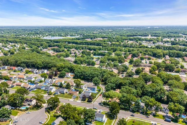 4 Laurel Crest Drive, Howell, NJ 07731