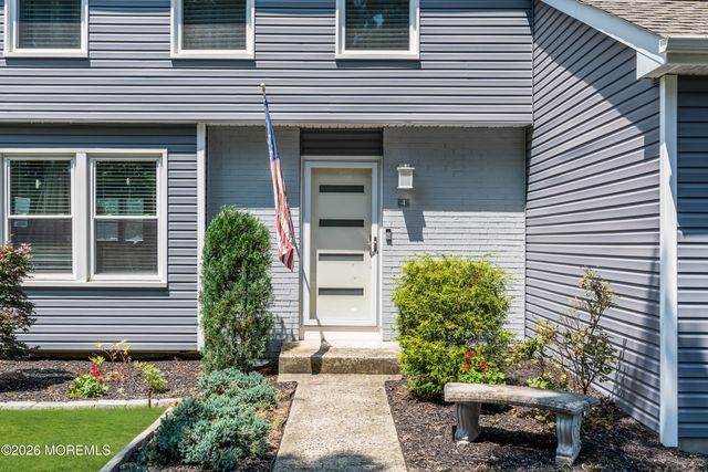 4 Laurel Crest Drive, Howell, NJ 07731