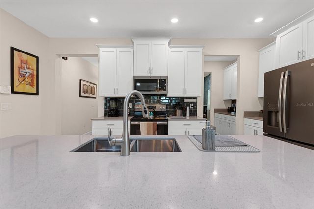 1089 BLACKWOLF RUN RD, Davenport, FL 33896