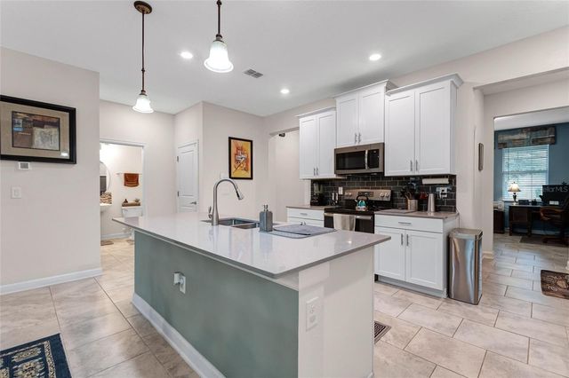 1089 BLACKWOLF RUN RD, Davenport, FL 33896