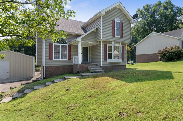 827 Burton Trl, Adams, TN 37010