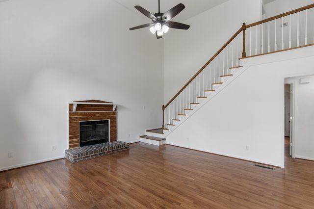 827 Burton Trl, Adams, TN 37010