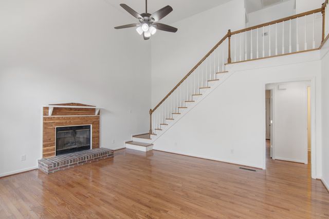 827 Burton Trl, Adams, TN 37010