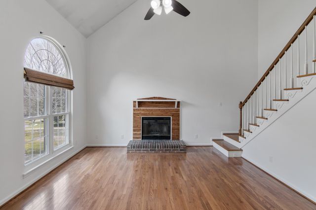 827 Burton Trl, Adams, TN 37010
