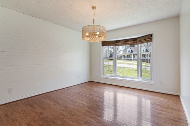 827 Burton Trl, Adams, TN 37010