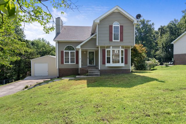 827 Burton Trl, Adams, TN 37010