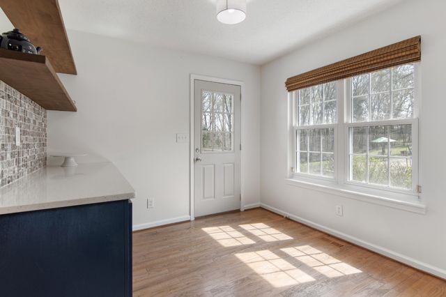 827 Burton Trl, Adams, TN 37010