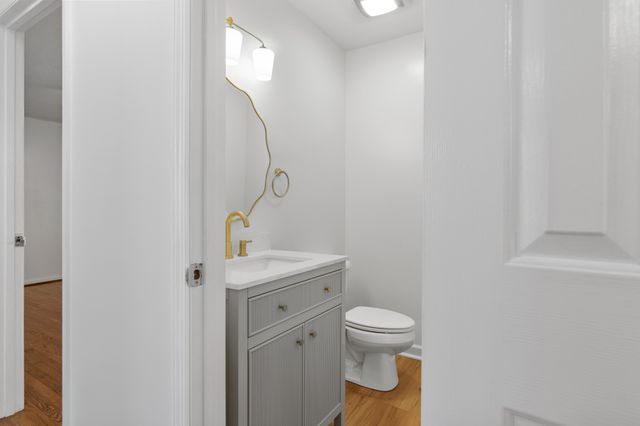 827 Burton Trl, Adams, TN 37010