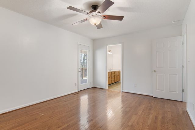 827 Burton Trl, Adams, TN 37010