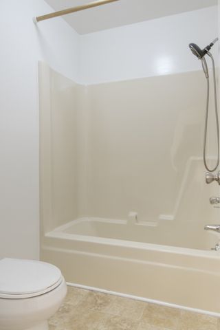 827 Burton Trl, Adams, TN 37010