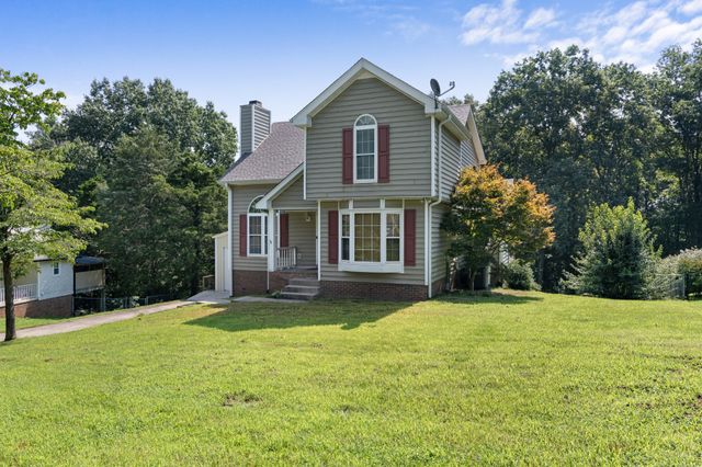 827 Burton Trl, Adams, TN 37010