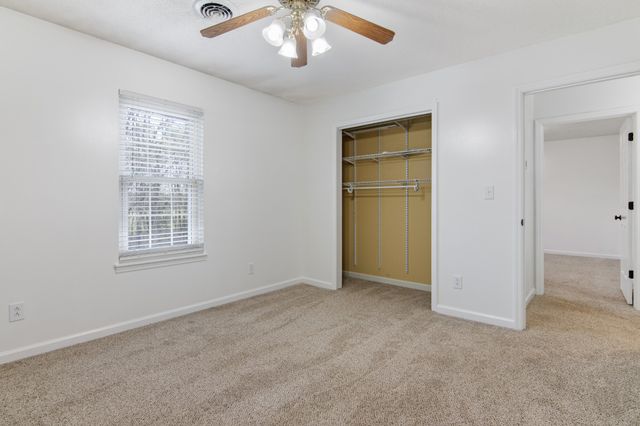 827 Burton Trl, Adams, TN 37010