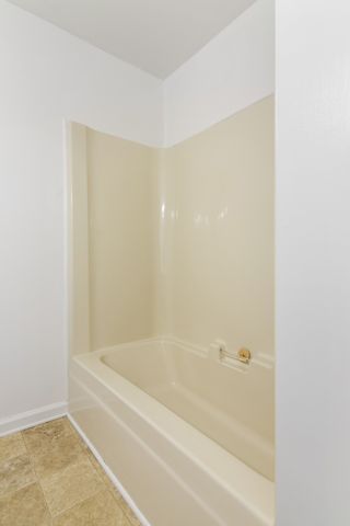 827 Burton Trl, Adams, TN 37010