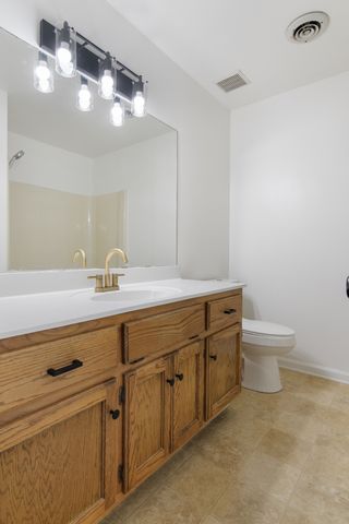 827 Burton Trl, Adams, TN 37010