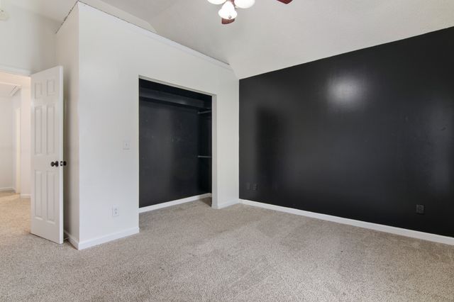 827 Burton Trl, Adams, TN 37010