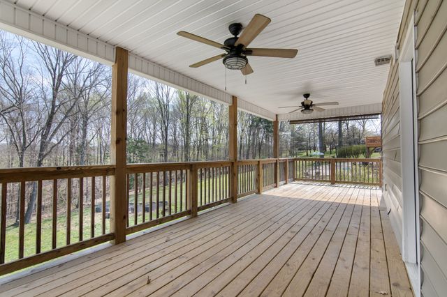 827 Burton Trl, Adams, TN 37010