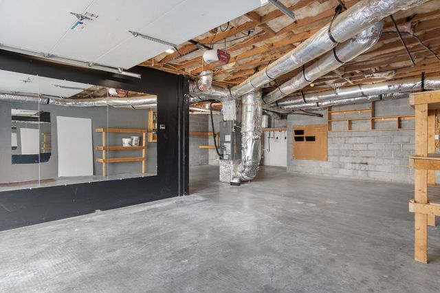 827 Burton Trl, Adams, TN 37010