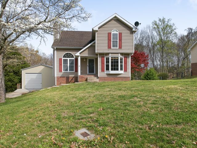 827 Burton Trl, Adams, TN 37010