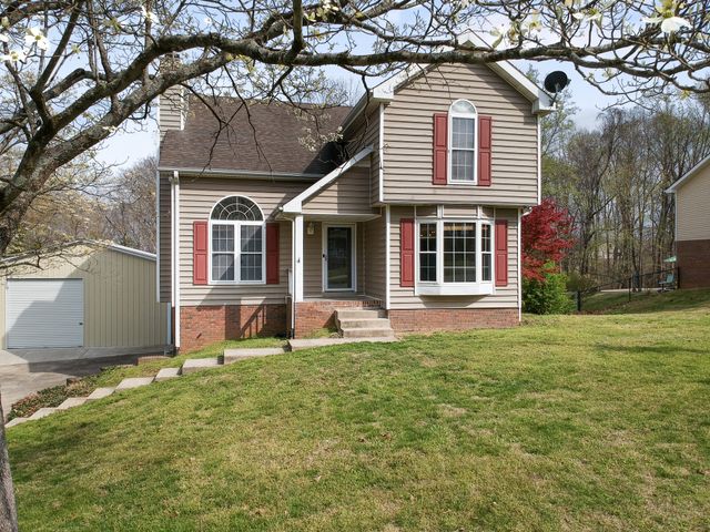 827 Burton Trl, Adams, TN 37010