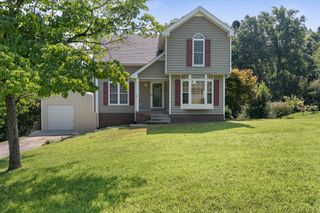 827 Burton Trl, Adams, TN 37010