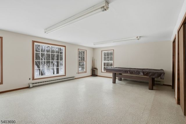 23 Cabot Ln, Kinnelon Boro, NJ 07405