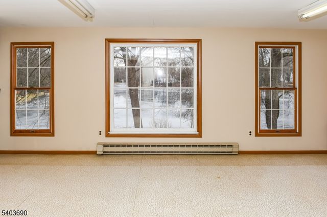 23 Cabot Ln, Kinnelon Boro, NJ 07405